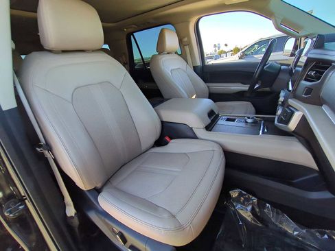 Used 2023 Ford Expedition Max Limited image 28