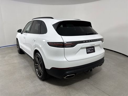 Certified 2023 Porsche Cayenne Platinum Edition image 3