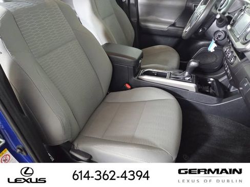 Used 2018 Toyota Tacoma SR5 RWD image 28