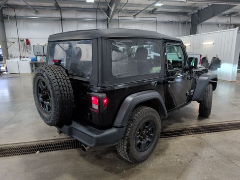 Used 2020 Jeep Wrangler Sport AWD/4WD image 3