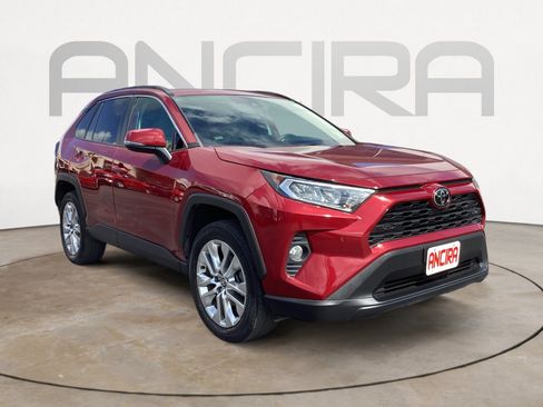 Used 2021 Toyota RAV4 XLE Premium FWD image 7