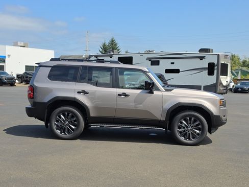New 2027 Toyota Land Cruiser AWD/4WD image 7