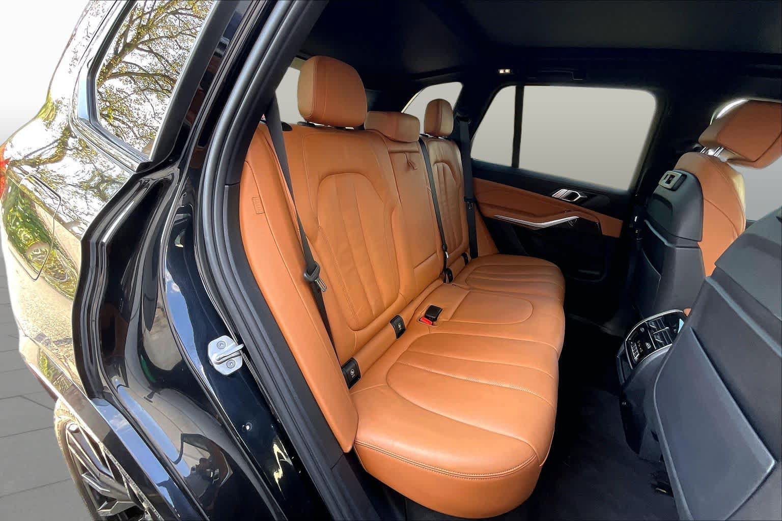 Used 2022 BMW X5 xDrive40i w/ M Sport Package AWD/4WD image 19