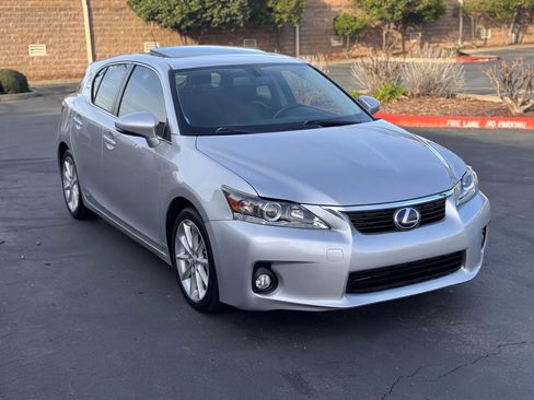 Used 2011 Lexus CT 200h Premium w/ Premium Audio Pkg FWD image 8