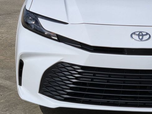 Used 2025 Toyota Camry LE w/ Convenience Package FWD image 5