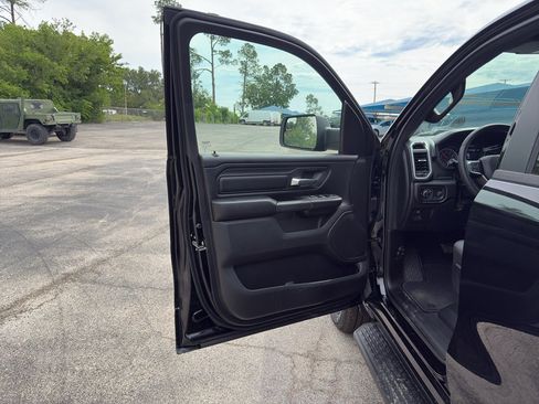 New 2026 RAM 1500 Express AWD/4WD image 9