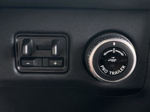 New 2026 Lincoln Navigator L Black Label AWD/4WD image 17