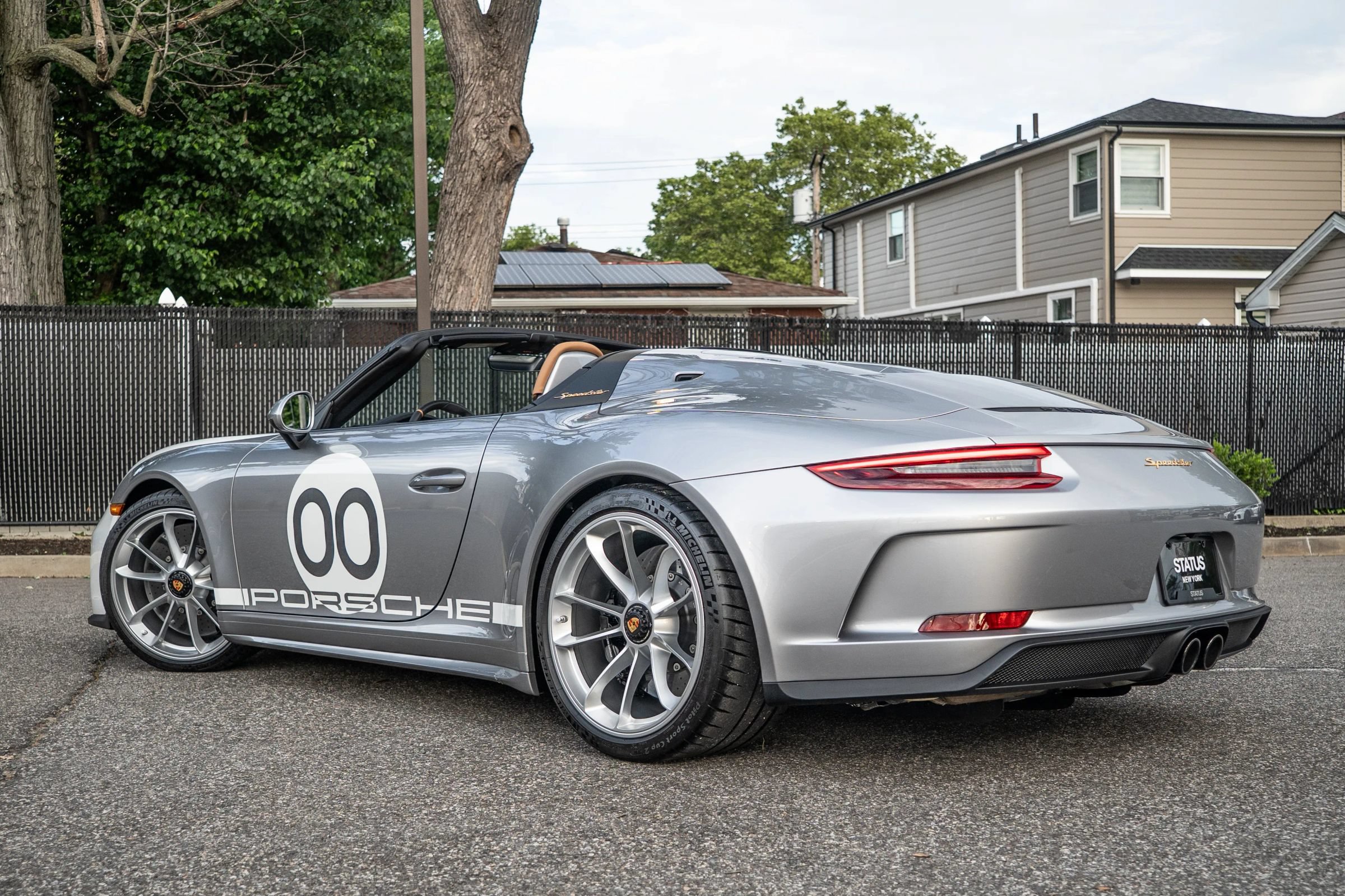 Used 2019 Porsche 911 Speedster RWD image 33
