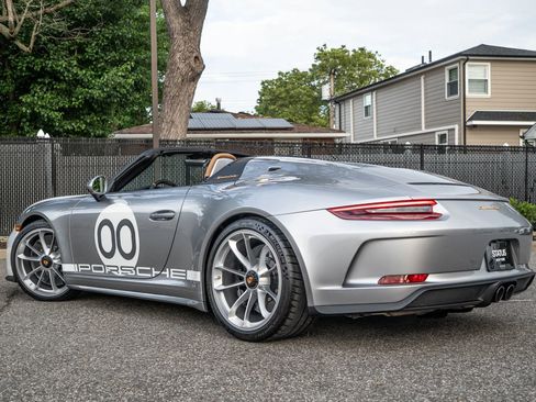 Used 2019 Porsche 911 Speedster RWD image 33