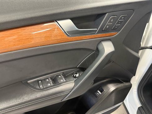 Used 2023 Audi Q5 2.0T Premium Plus w/ Premium Plus Package AWD/4WD image 31