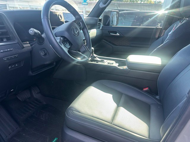 Used 2024 Lexus GX 550 w/ Cold Area Package AWD/4WD image 13