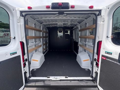 Used 2025 RAM ProMaster 2500 w/ U-Haul Equipment Group FWD image 7