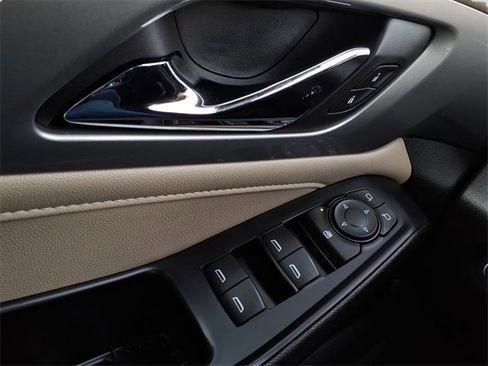 Used 2023 Chevrolet Traverse LS image 16