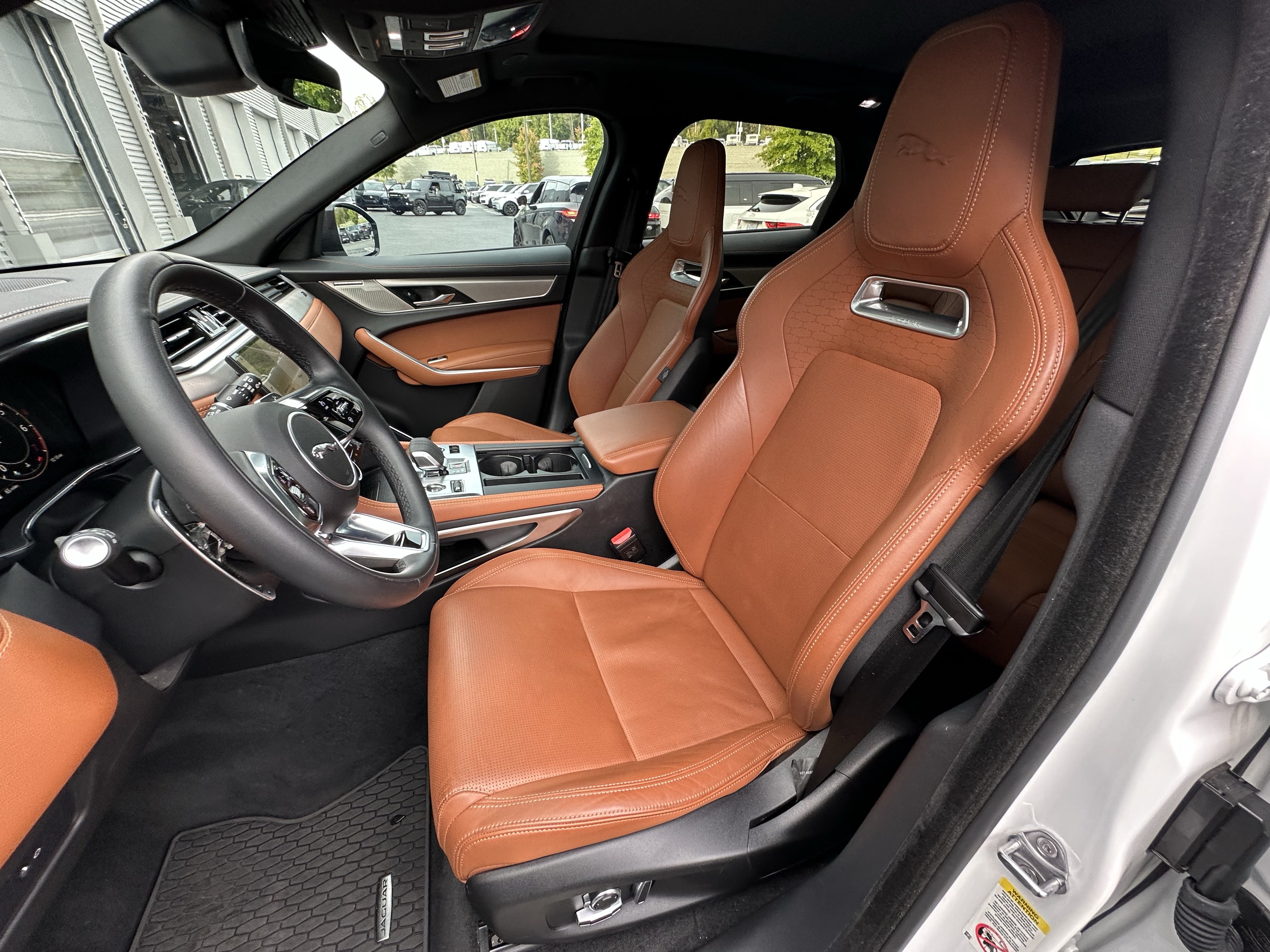Certified 2026 Jaguar F-PACE R-Dynamic S AWD/4WD image 17