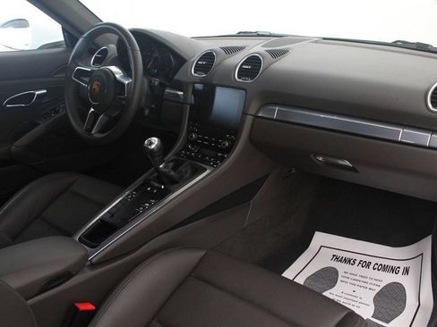 Used 2022 Porsche 718 Cayman RWD image 6