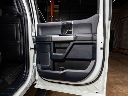 Used 2022 Ford F250 Platinum w/ FX4 Off-Road Package image 38