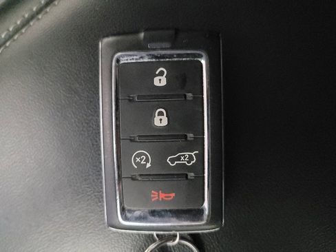 Used 2022 Jeep Grand Cherokee Limited 4xe image 32