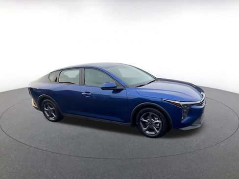 Used 2025 Kia K4 LXS image 2