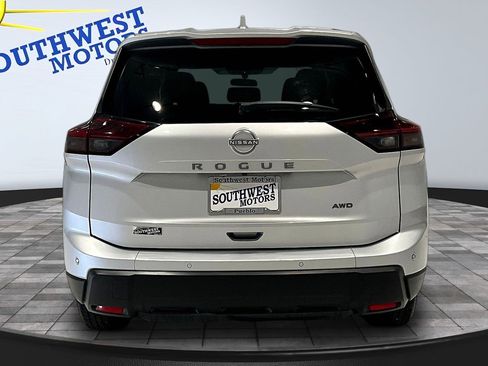 Used 2025 Nissan Rogue SV AWD/4WD image 6