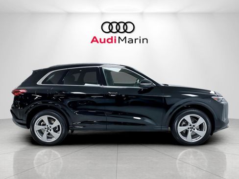 Used 2025 Audi Q5 Premium Plus w/ Premium Plus AWD/4WD image 6