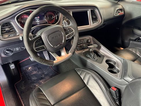 Used 2023 Dodge Challenger SRT Hellcat w/ Driver Convenience Group image 9