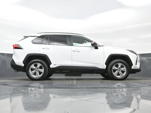Used 2022 Toyota RAV4 LE AWD/4WD image 31