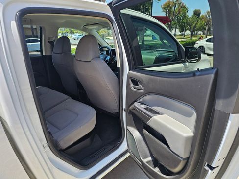 Used 2019 Chevrolet Colorado W/T w/ WT Convenience Package RWD image 21