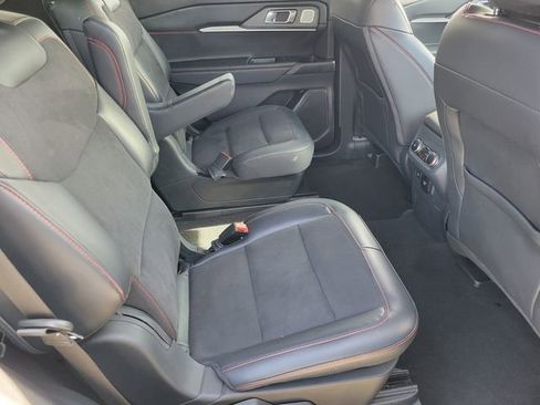Used 2025 Ford Explorer ST image 16