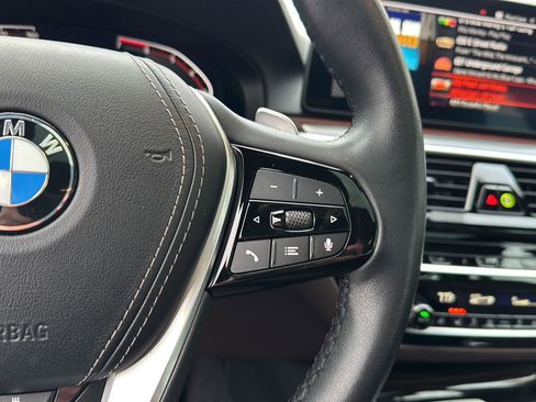 Used 2022 BMW 530i w/ Executive Package image 19