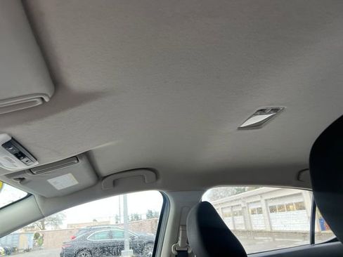 Used 2021 Nissan Versa SV image 27