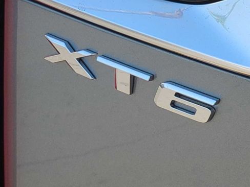 Used 2025 Cadillac XT6 Luxury image 9
