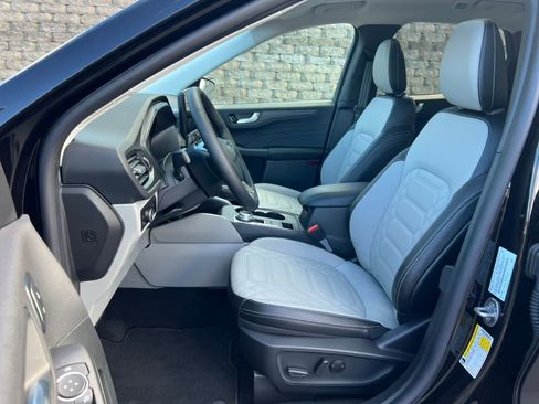 New 2024 Ford Escape SE w/ PHEV Premium Package FWD image 4