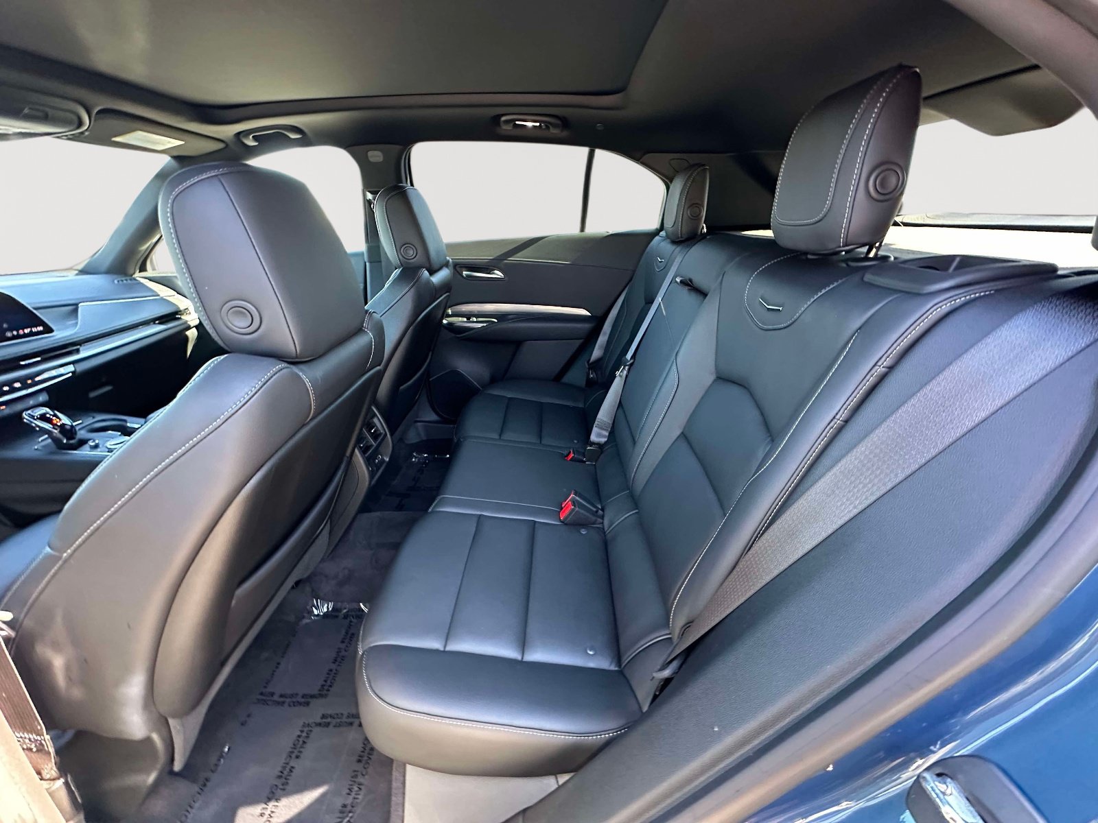 Certified 2024 Cadillac XT4 Premium Luxury w/ Cold Weather Package AWD/4WD image 33