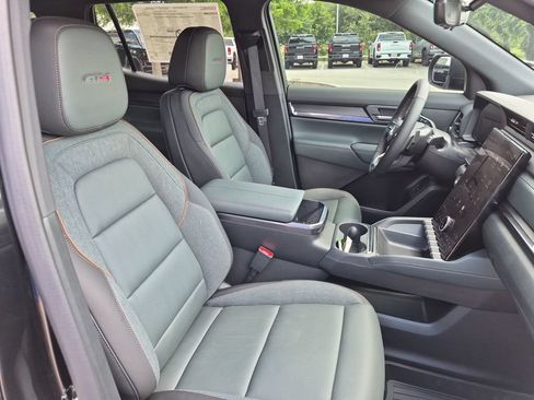 New 2026 GMC Terrain AT4 w/ Convenience Package III AWD/4WD image 40
