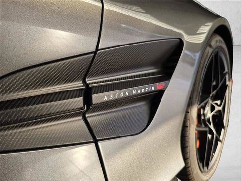Used 2025 Aston Martin Vanquish RWD image 11