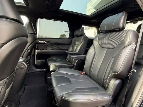 Used 2024 Hyundai Palisade Calligraphy image 21