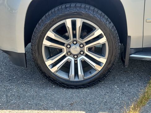 Used 2019 GMC Yukon Denali w/ Open Road Package AWD/4WD image 12