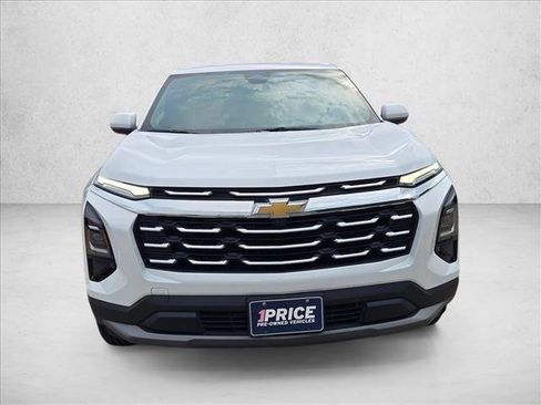 Used 2026 Chevrolet Equinox LT AWD/4WD image 2
