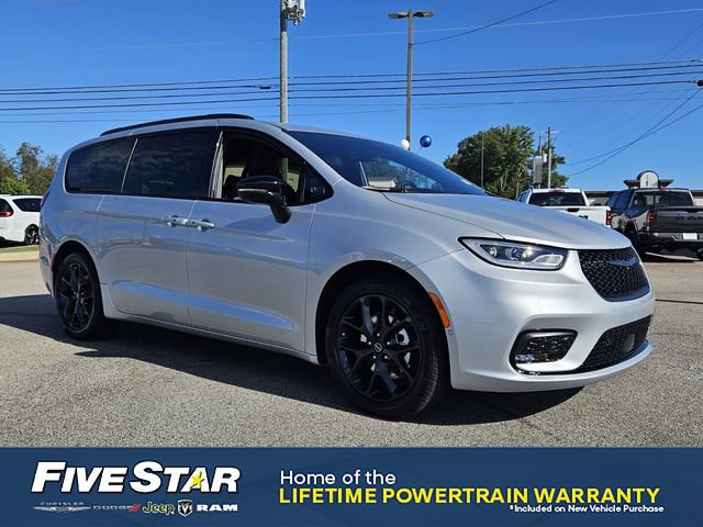 New 2026 Chrysler Pacifica Select w/ S Appearance Package FWD image 1