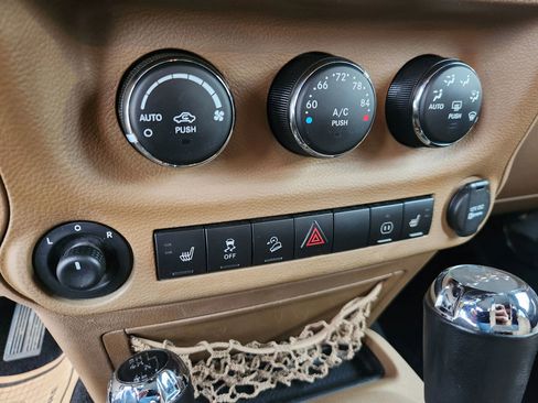 Used 2012 Jeep Wrangler Unlimited Sahara w/ Dual Top Group image 34