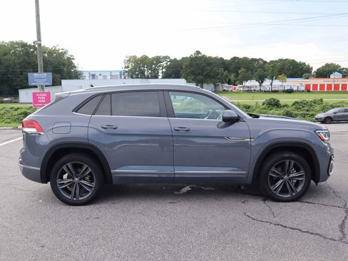 Used 2021 Volkswagen Atlas Cross Sport SE image 11
