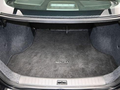 Used 2018 Nissan Sentra SV image 12