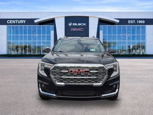 Used 2023 GMC Terrain Denali w/ Denali Premium Package image 8