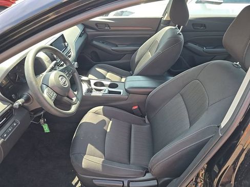 Used 2024 Nissan Altima 2.5 S FWD image 6