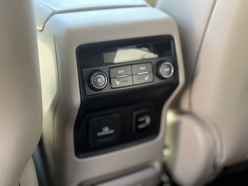 Used 2018 GMC Acadia Denali w/ Technology Package AWD/4WD image 17