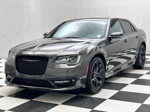 Certified 2022 Chrysler 300 S w/ Safetytec Plus Group RWD image 4