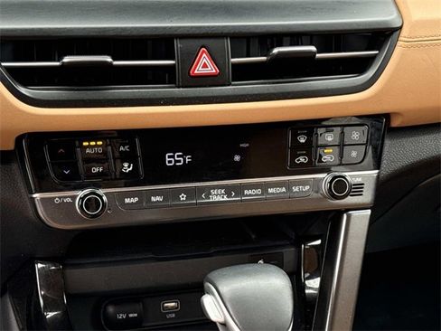 Used 2024 Kia Seltos EX image 22