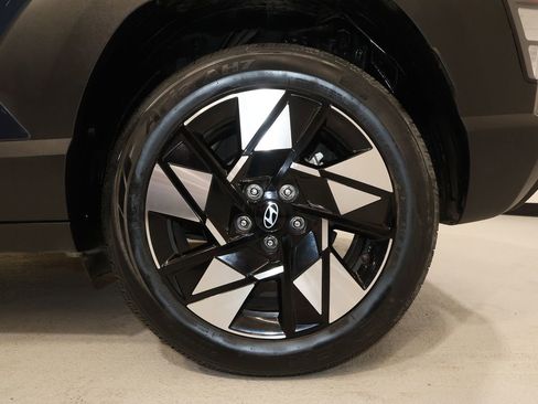 Used 2025 Hyundai Kona SEL image 32