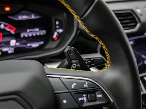 Used 2022 Lamborghini Urus AWD/4WD image 47