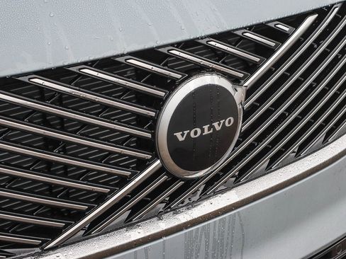 New 2026 Volvo XC90 B5 Core image 16